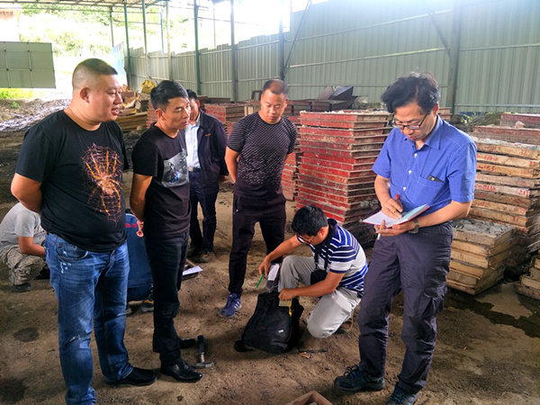 昆明理工大學(xué)地質(zhì)教授韓潤(rùn)生到貴州開元進(jìn)行技術(shù)交流